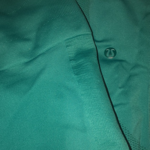 Lululemon zone in crop leggings - Picture 4 of 5